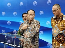 Menkominfo Sering Dapat SMS dan WA Judi Online Pakai Foto Cewek