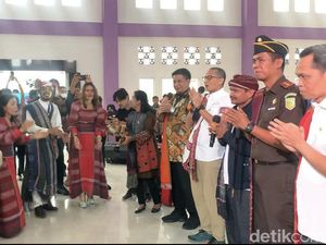 Ditantang Nyanyi Sinanggar Tulo, Sandiaga Uno: Lagu Wajib Saya Waktu SD Ditantang Nyanyi Sinanggar Tulo, Sandiaga Uno: Lagu Wajib Saya Waktu SD