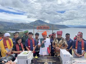 Sandi Singgung Foto Presiden Jokowi di Baliho Ganjar dan Prabowo