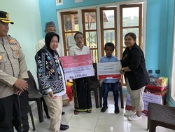 Beri Bantuan Korban TPPO, Risma Pesan Tak Perlu Kerja ke Luar Cukup di RI