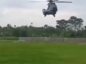 Pagar Stadion Mini yang Roboh Tertiup Angin Heli Mulai Diperbaiki Pagar Stadion Mini yang Roboh Tertiup Angin Heli Mulai Diperbaiki
