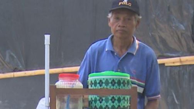 Pak Sakir Jualan Dawet untuk Hidupi 3 Anak Disabilitas, Yuk Kita Bantu
