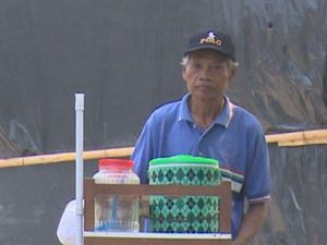 Pak Sakir Jualan Dawet untuk Hidupi 3 Anak Disabilitas, Yuk Kita Bantu