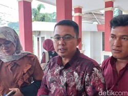 Hakim Minta Yunita Terdakwa Pencabulan 17 Anak Dihadirkan di Sidang