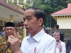 Keren! Kemeja Putih Buatan SMKN 4 Kota Jambi Dipakai & Dipuji Presiden Jokowi
