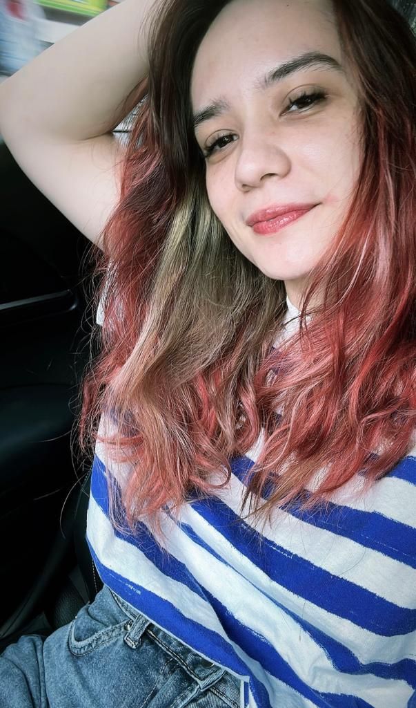 Putri Anne  dan rambut merahnya.