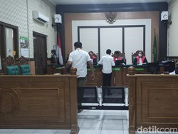 Masriah-Wiwik Kompak Absen di Sidang Gugatan Perdata Rp 1 M