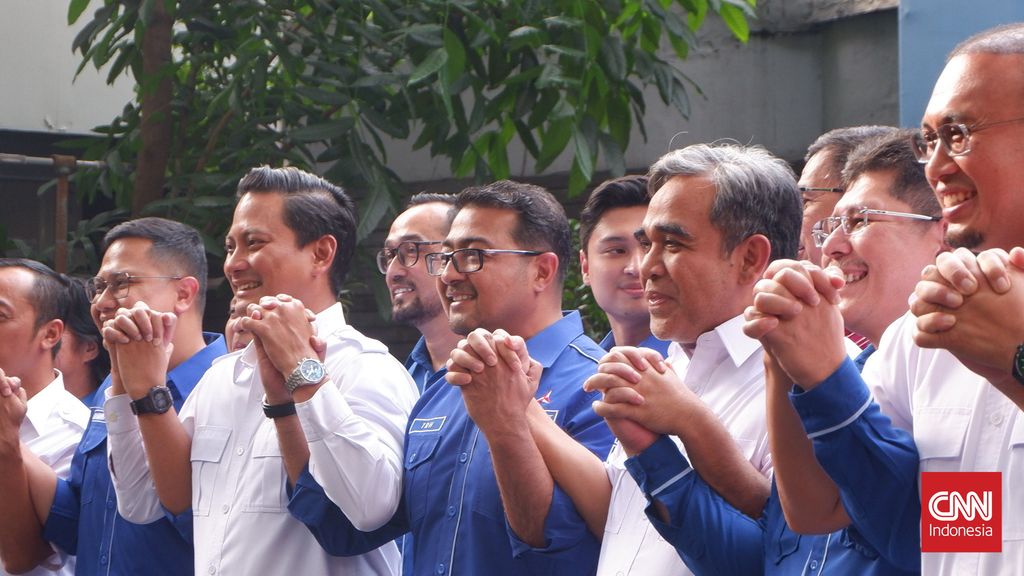 Sejumlah jajaran pengurus partai Gerindra tiba di Kantor DPP Partai Demokrat, Menteng, Jakarta Pusat, Kamis (20/7).