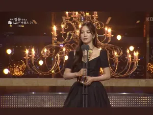 Blue Dragon Series Awards 2023: Song Hye Kyo Dapat Daesang, Big Bet Best Drama Blue Dragon Series Awards 2023: Song Hye Kyo Dapat Daesang, Big Bet Best Drama