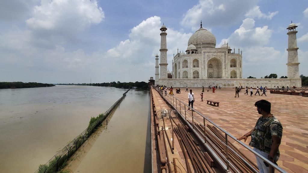 Sungai Yamuna Meluap, Taj Mahal Terancam Banjir Sungai Yamuna Meluap, Taj Mahal Terancam Banjir