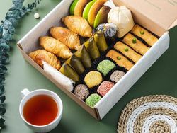 5 Toko Kue Mungil Ini Punya Putu Mayang hingga Kue Lumpur yang Lembut