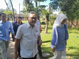Jabar Hari Ini: Pertemuan Rahasia Zulhas-Susi hingga Adu Banteng di Sumedang Jabar Hari Ini: Pertemuan Rahasia Zulhas-Susi hingga Adu Banteng di Sumedang