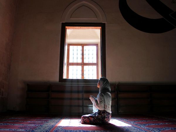 5 Golongan Orang yang Doanya Tidak Dikabulkan Allah