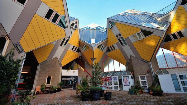 Arsiteknya Gimana, Bikin Rumah Kok Begini?