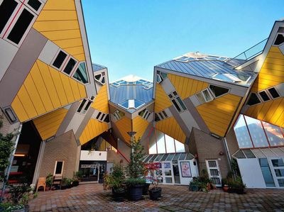 Arsiteknya Gimana, Bikin Rumah Kok Begini?