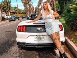 Wanita Ini Dijuluki Sopir Truk Paling Seksi, Penghasilannya Rp 1,2 M