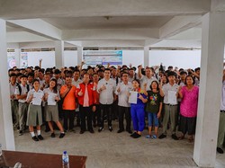 Stafsus Menhumkam Salurkan 8.500 Beasiswa ke Pelajar di Sumut