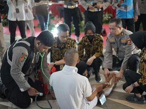 Saking Groginya, Catar Akpol Ini Keram Kaki Saat Pemeriksaan Penampilan