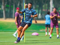 Duh, Ronaldo kok Pakai Aksesoris Adidas?