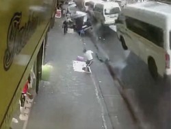 Detik-detik Ledakan Misterius Terjadi di Afsel, Buat Jalan Terbelah