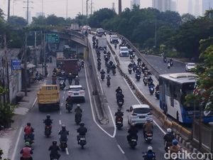 Pengecoran Selesai, Lalin di Flyover Pesing Jakbar Kembali Normal Pengecoran Selesai, Lalin di Flyover Pesing Jakbar Kembali Normal