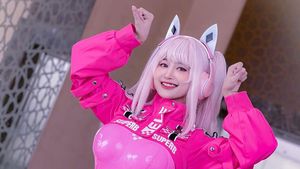 5 Potret Menggemaskan Kameaam Cosplay Jadi Alice