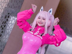 5 Potret Menggemaskan Kameaam Cosplay Jadi Alice 5 Potret Menggemaskan Kameaam Cosplay Jadi Alice