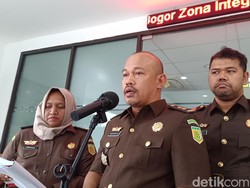 Kejari Bogor Terima Berkas Perkara Penipuan Tersangka Kades dan Anggota DPRD