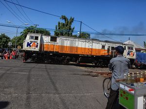 Tinggalkan Motor, Parihin Tewas Tersambar KA Barang di Pemalang