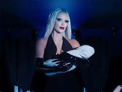 Kim Kardashian Main di American Horror Story, Jadi Tak Dikenali bak Setan