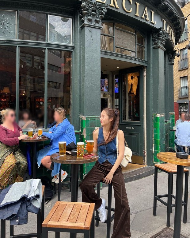 Krystal Jung/ Foto: instagram.com/vouzmevoyez Krystal Jung di London musim panas 2023