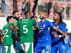 Diwarnai 2 Kartu Merah, PSS vs PSIS Sama Kuat 1-1 di Babak Pertama Diwarnai 2 Kartu Merah, PSS vs PSIS Sama Kuat 1-1 di Babak Pertama