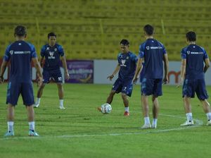 Tanpa Luis Milla, Persib Jaga Asa Amankan Tiga Poin Pertama Tanpa Luis Milla, Persib Jaga Asa Amankan Tiga Poin Pertama