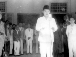 8 Contoh Sambutan Ketua Panitia 17 Agustus Singkat untuk Berbagai Acara