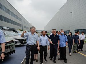 Menteri Bahlil Lahadalia Sambangi Pabrik Mobil Chery di China Menteri Bahlil Lahadalia Sambangi Pabrik Mobil Chery di China