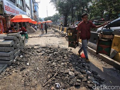 Pelebaran Trotoar Pancoran Glodok, Jalur Pedestrian Makin Lega