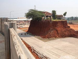 4 Hal Diketahui soal Viralnya Rumah di Tengah Proyek Tol Cijago 4 Hal Diketahui soal Viralnya Rumah di Tengah Proyek Tol Cijago