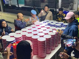 Karyawan Pabrik Bandung Korban Keracunan Bertambah Jadi 43 Orang Karyawan Pabrik Bandung Korban Keracunan Bertambah Jadi 43 Orang