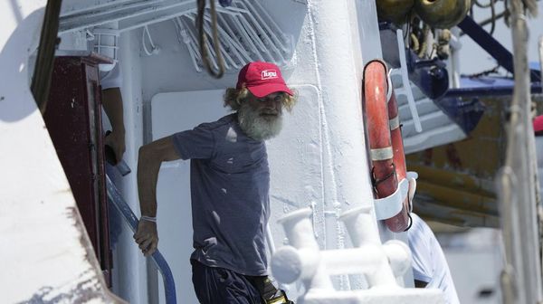 Potret Pria Australia dan Anjingnya Selamat Usai Hanyut 3 Bulan di Laut