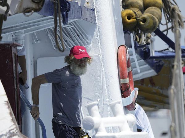 Potret Pria Australia dan Anjingnya Selamat Usai Hanyut 3 Bulan di Laut