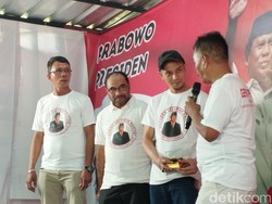 Pedagang Beri Cincin Emas dengan 10 Mata Berlian untuk Prabowo, Ini Maknanya