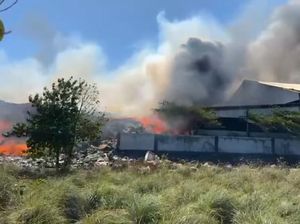 TPST Gili Trawangan Terbakar Hebat, Petugas Kesulitan Padamkan Api