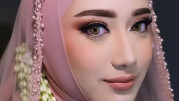 Foto: Pesona Anak Cindy Fatika Sari Menikah di Usia 23, Cantik Bak Putri Arab