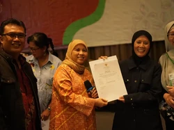 Terima Sertifikat Halal Gratis, Pelaku UMK Bogor: Alhamdulillah