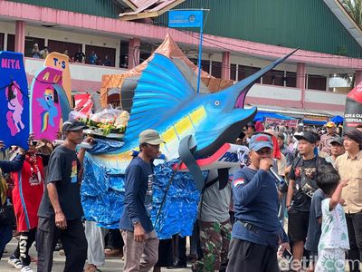 Kemeriahan Tradisi Hajat Laut Pangandaran