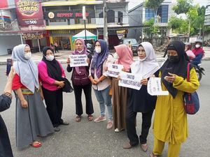 Tolak Baju dari Jokowi, Wanita di Seluma Minta Perusahaan Tambang Ini Diusir