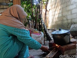 Gas Elpiji 3 Kg di Magetan Langka, Warga Terpaksa Balik Pakai Kayu Bakar