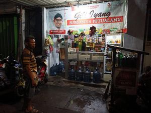 Cara Unik Cak Fauzi, Promosi Wisata Sumenep Lewat Warung Kelontong Madura Cara Unik Cak Fauzi, Promosi Wisata Sumenep Lewat Warung Kelontong Madura