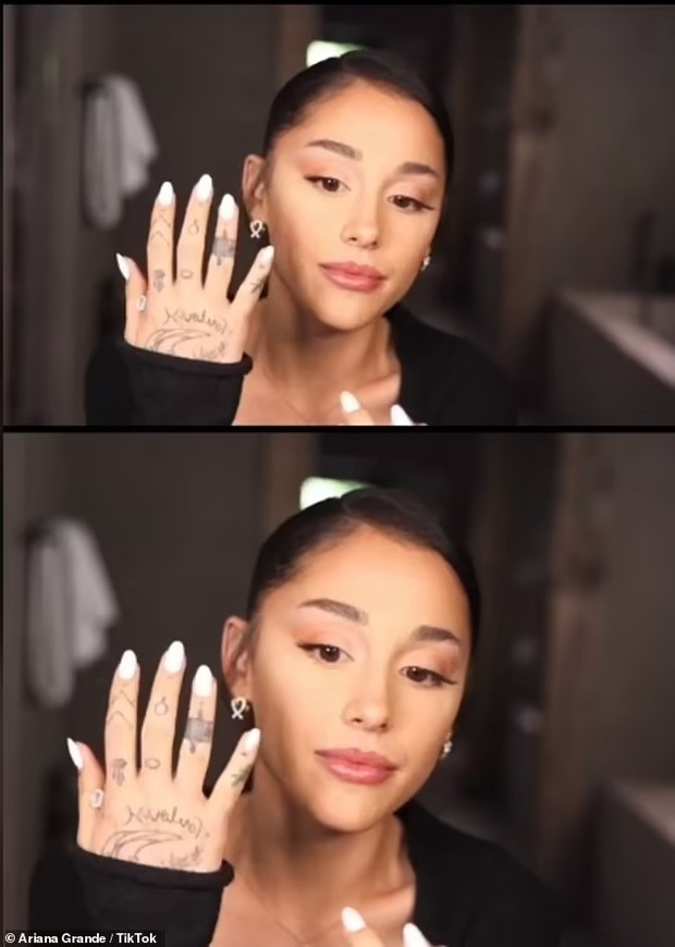 Ariana Grande Tidak Memakai Cincin Kawin/Foto: TikTok/@arianagrande Ariana Grande Tidak Memakai Cincin Kawin/Foto: TikTok/@arianagrande