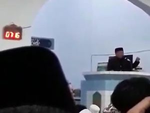Bawaslu Laporkan Camat Kampanye Dukung Bupati Enrekang Nyaleg ke KASN Bawaslu Laporkan Camat Kampanye Dukung Bupati Enrekang Nyaleg ke KASN